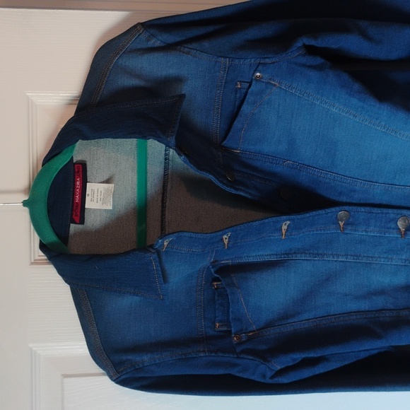 BCBG MaxAzria Jeans Women's Size MEDIUM Denim Jacket - Picture 6 of 6